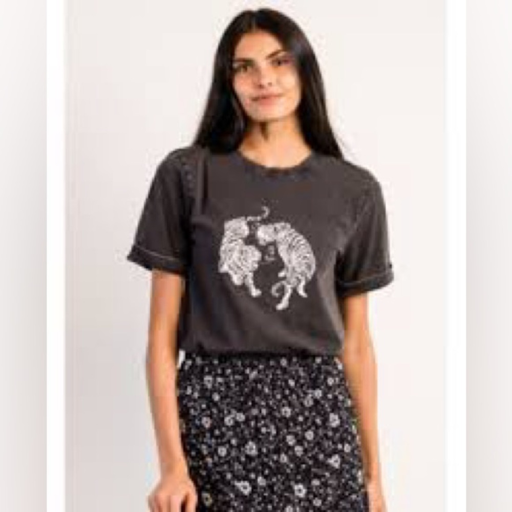 Able Gloria washed black tiger graphic tee